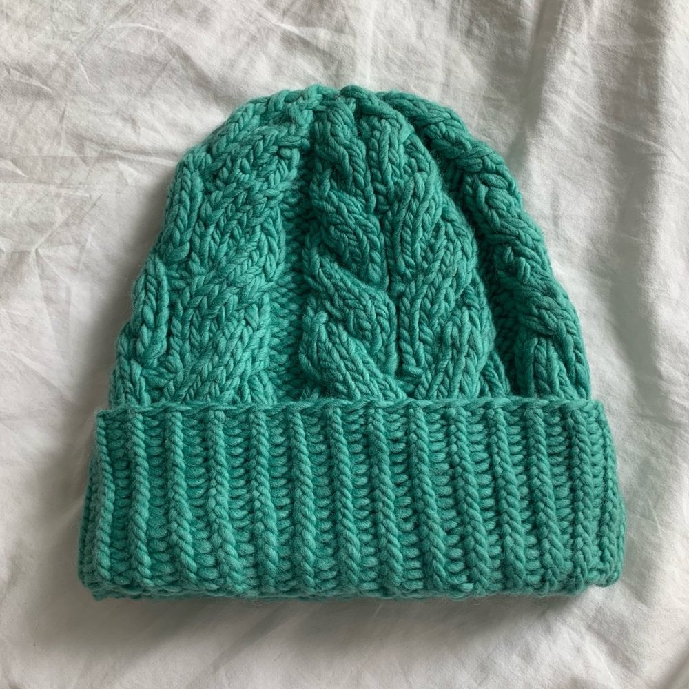 Vintage turquoise wool cable beanie